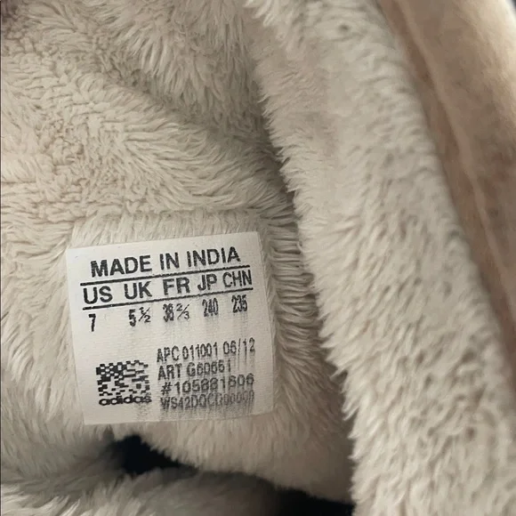 Adidas Winter Tan Suede Boots - Trefoil Logo - Fully Lined With Faux Fur lined - Picture 2 of 15